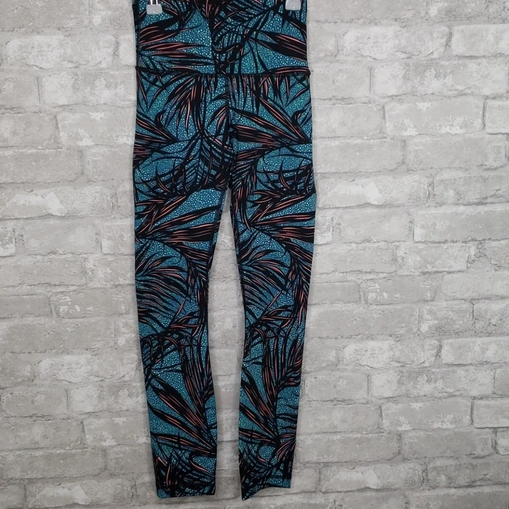 Lululemon Tofino Palm Leaf tight‎ stuff Legging